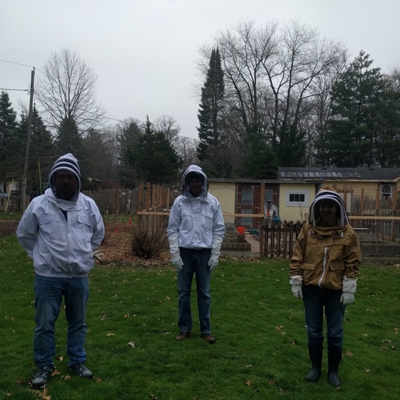 👋 Hi, I’m Susan. Birding beekeeper - Picture 10 of 16